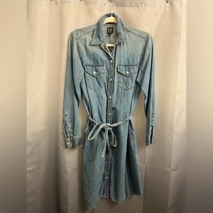 Gap denim dress. M fits like L. Worn twice very good condition